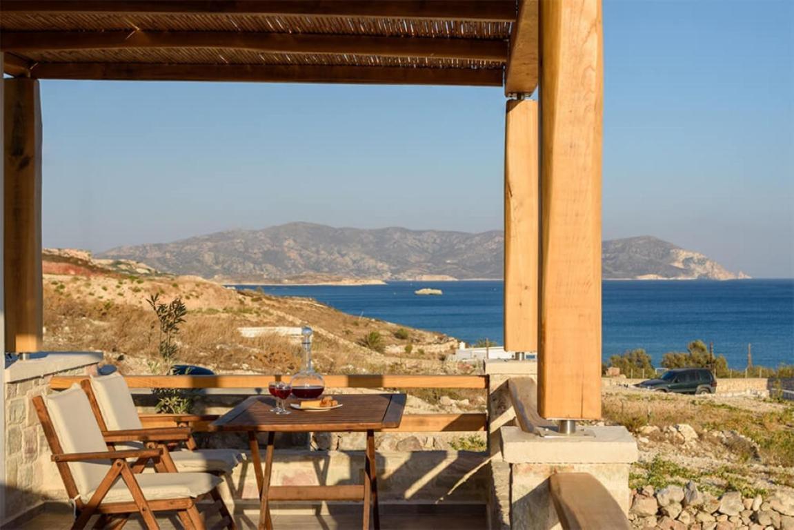 Κalamitsi Rooms & Apartments Kímolos Exteriör bild