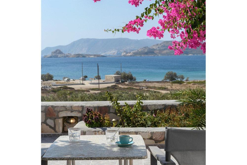Κalamitsi Rooms & Apartments Kímolos Exteriör bild