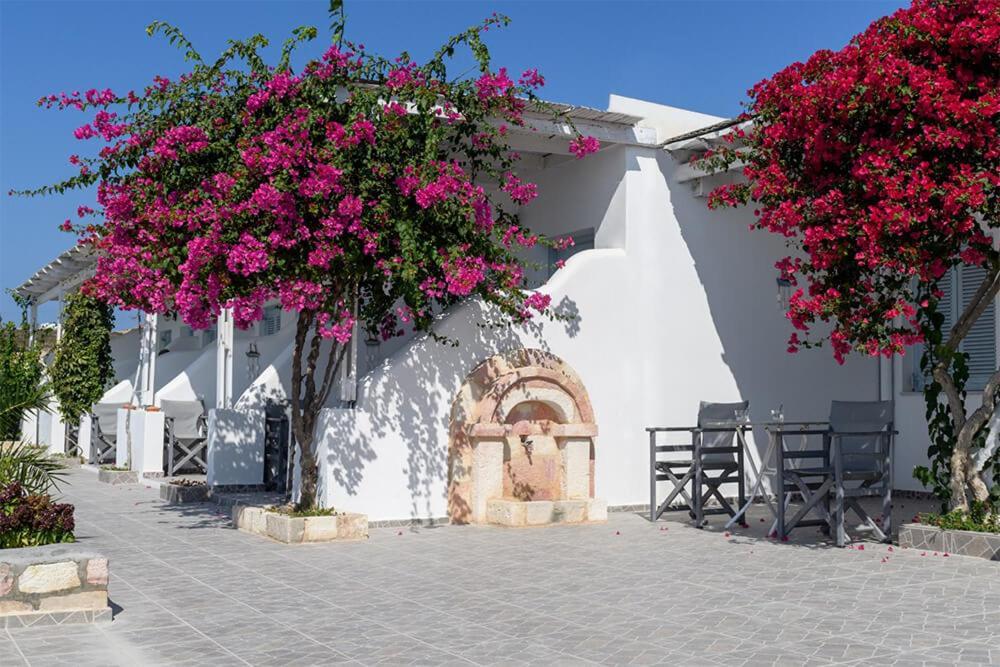 Κalamitsi Rooms & Apartments Kímolos Exteriör bild