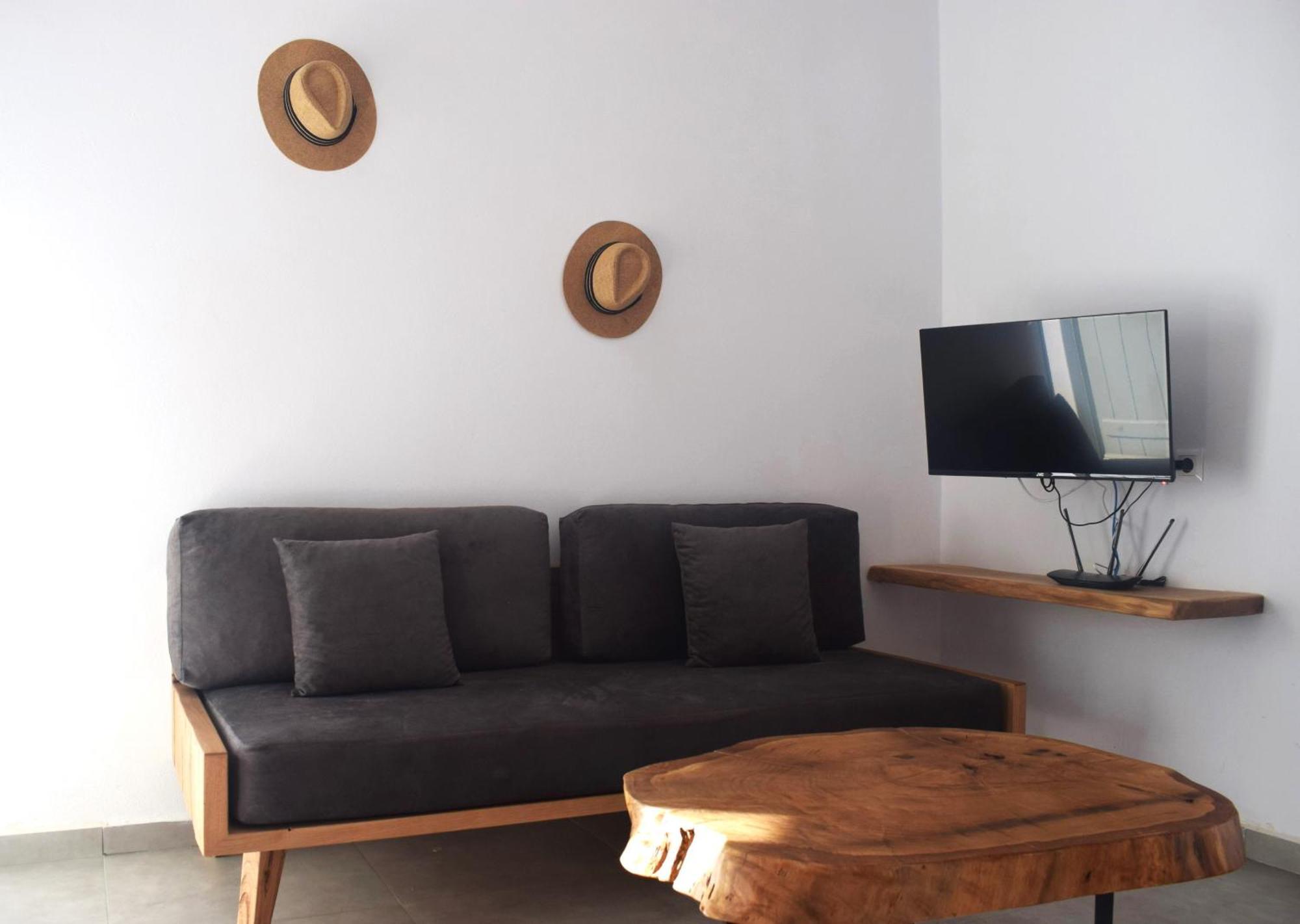 Κalamitsi Rooms & Apartments Kímolos Exteriör bild
