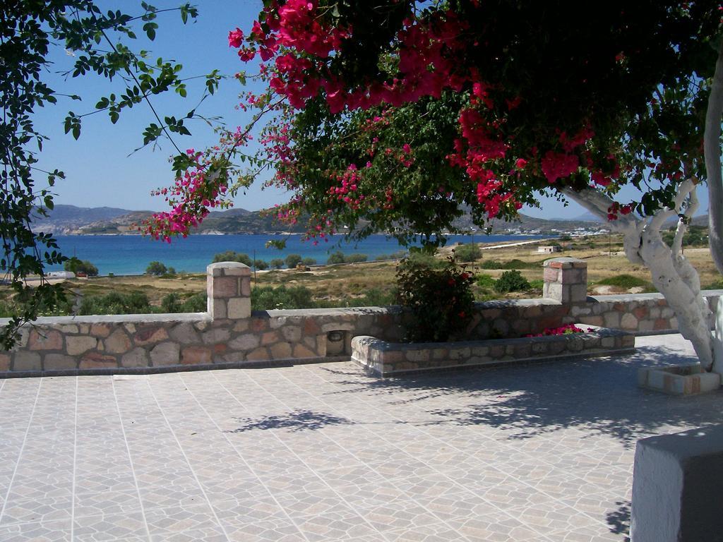 Κalamitsi Rooms & Apartments Kímolos Exteriör bild