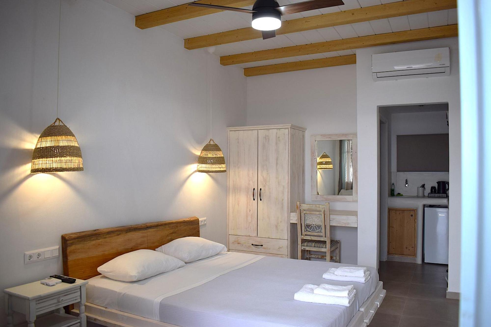 Κalamitsi Rooms & Apartments Kímolos Exteriör bild