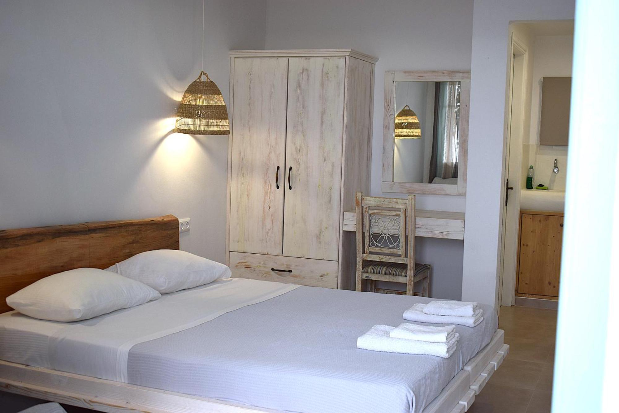 Κalamitsi Rooms & Apartments Kímolos Exteriör bild